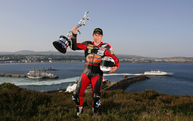 Illustration for article titled Mugen To Isle Of Man TT Legend John McGuiness: 'We'll Give You A Bike If You Lose Weight'